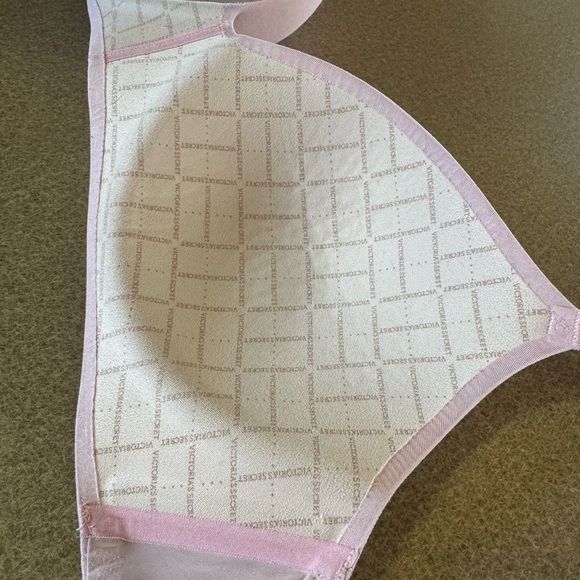 Victoria's Secret Pink Seamless Bra Intimates - Picture 9 of 10